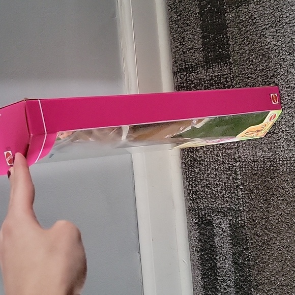 American Indian Barbie - Picture 6 of 9